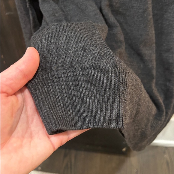 💯 Merino Wool Sweater - Picture 5 of 6